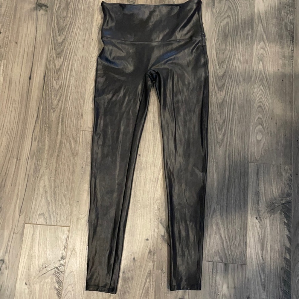 Spanx Faux Leather Leggings size large